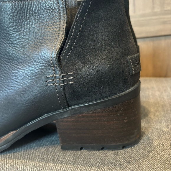 Sorel Cate Cut-Out Black Ankle Boots - Picture 6 of 12